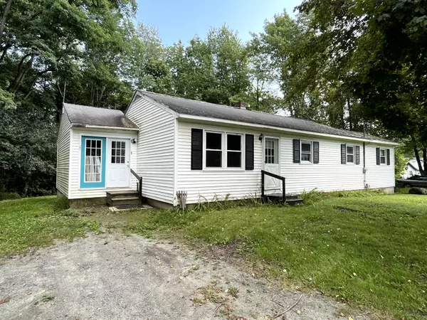 278 Middle RD, Oakland, ME 04963