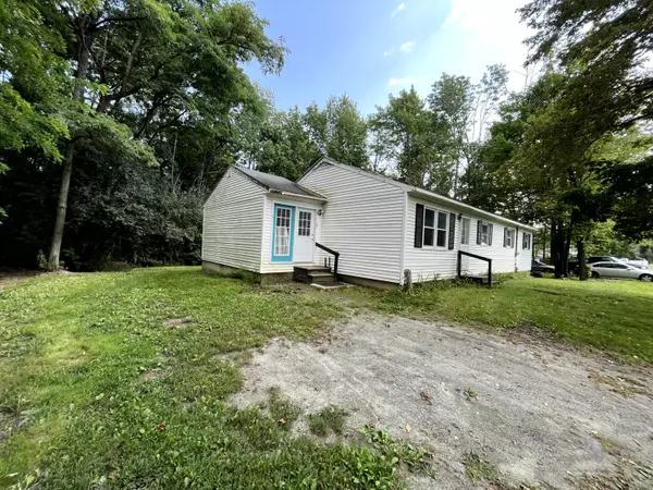 Oakland, ME 04963,278 Middle RD