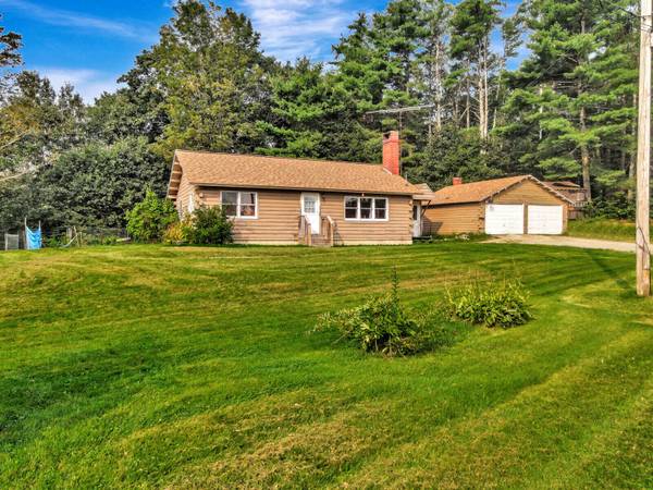 22 Village View LN, Whitefield, ME 04353