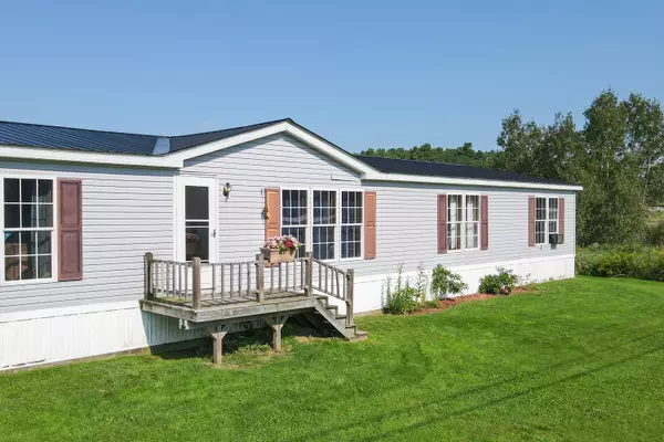 Warren, ME 04864,44 Norwood ST