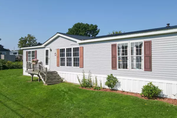 Warren, ME 04864,44 Norwood ST