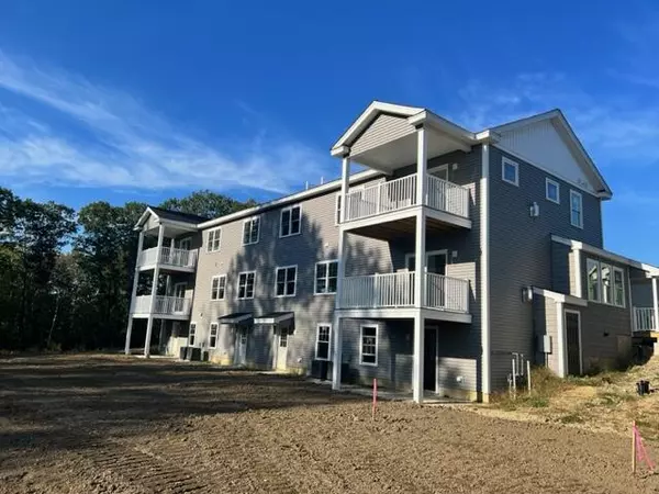 Kittery, ME 03904,34 Regency CIR #4