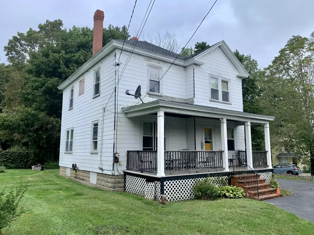 North Berwick, ME 03906,42 Elm ST