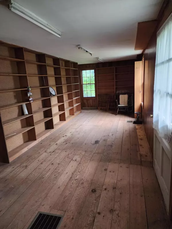 Newburgh, ME 04444,2514 Western AVE