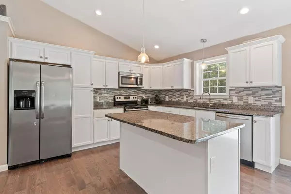 New Gloucester, ME 04260,26 Flintlock LN