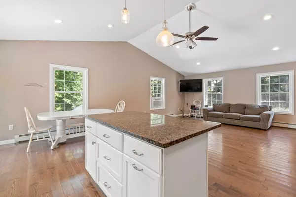 New Gloucester, ME 04260,26 Flintlock LN