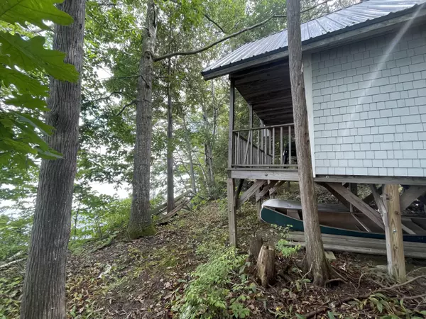 Newport, ME 04953,53 Douglas DR