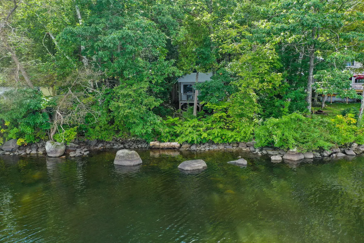 Newport, ME 04953,53 Douglas DR