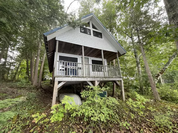 Newport, ME 04953,53 Douglas DR