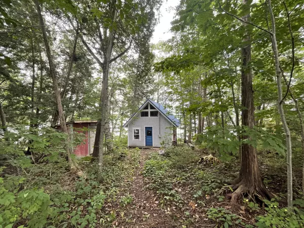 Newport, ME 04953,53 Douglas DR