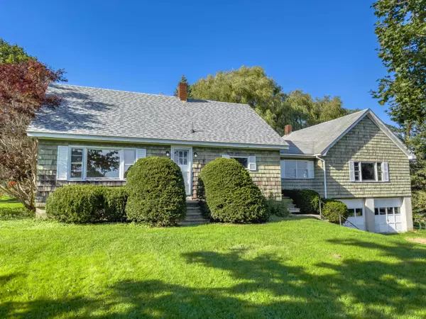 30 Fish ST, Thomaston, ME 04861