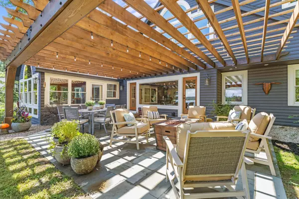 Raymond, ME 04071,164 DEEP COVE RD