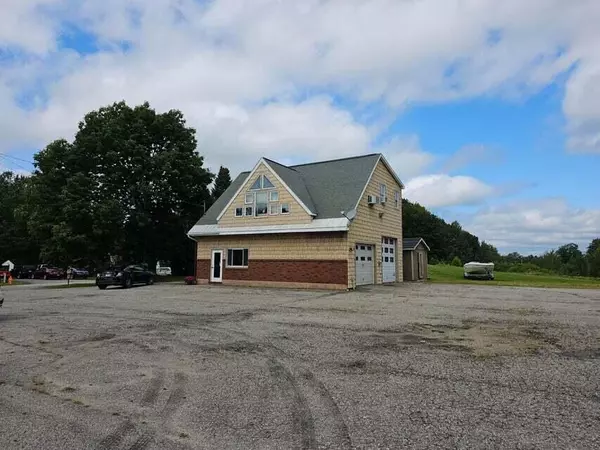 576 Sabattus RD, Sabattus, ME 04280