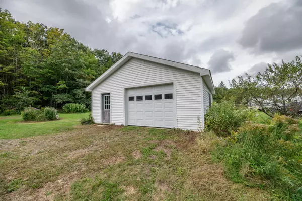 Whitefield, ME 04353,261 Pittston RD