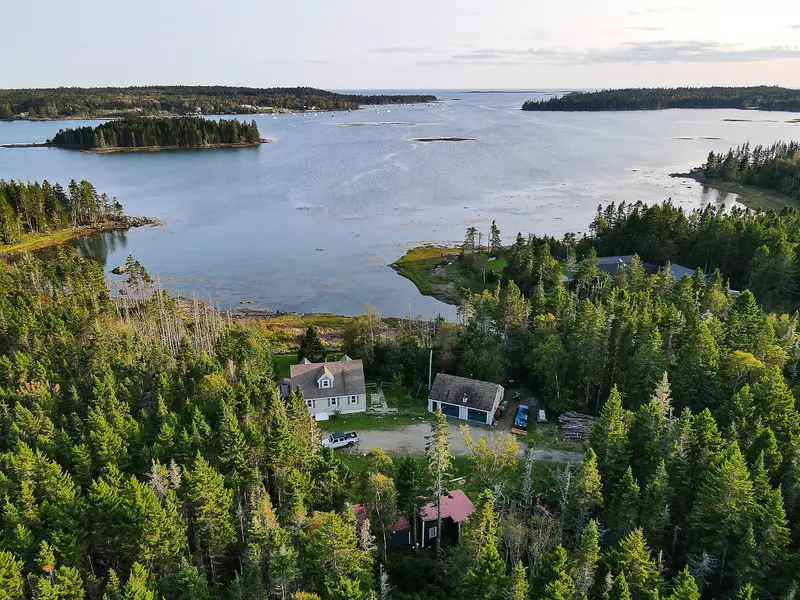 175 Nash LN, Addison, ME 04606