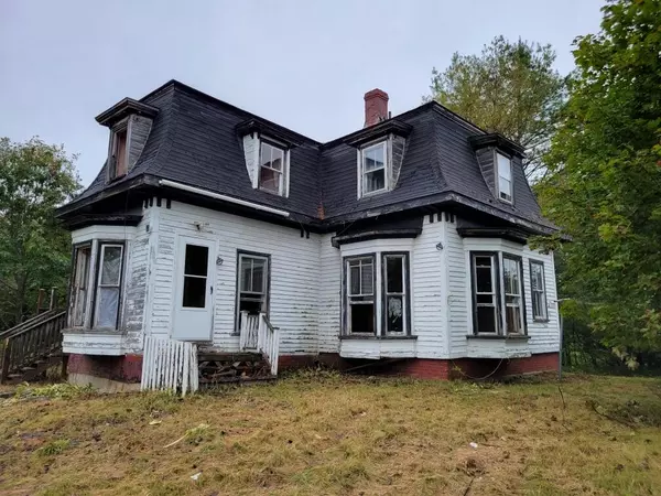 Orrington, ME 04474,373 River RD