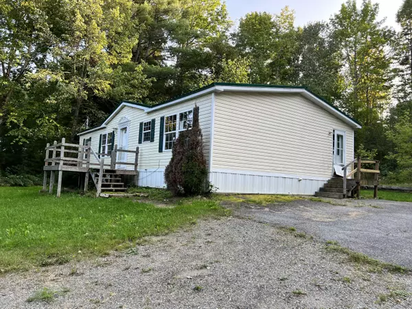 391 Pattagumpus RD, Medway, ME 04460