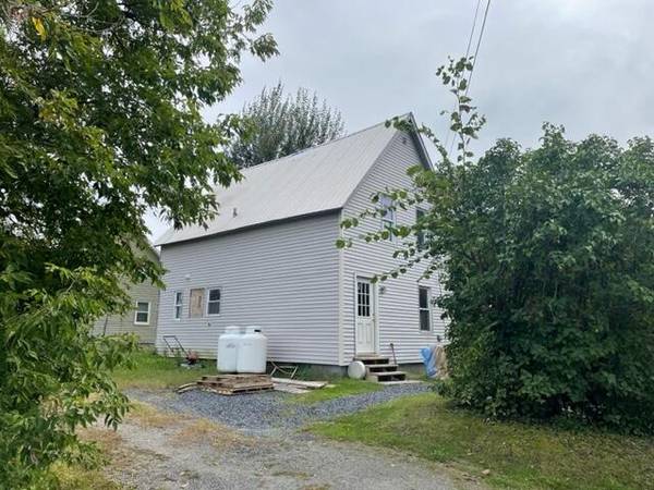 4 Gilblair ST, Skowhegan, ME 04976