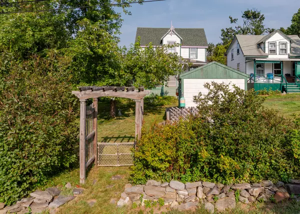 Portland, ME 04108,7 Upper A ST