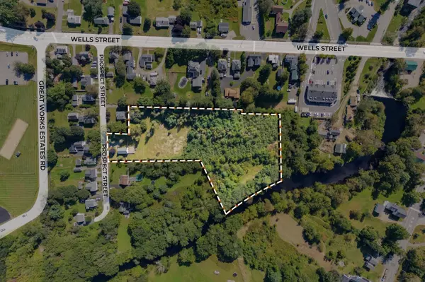 North Berwick, ME 03906,17 Prospect ST