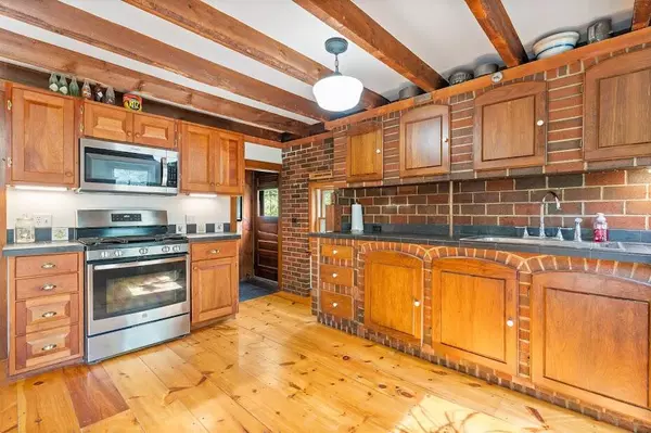 Mount Vernon, ME 04352,970 Pond RD