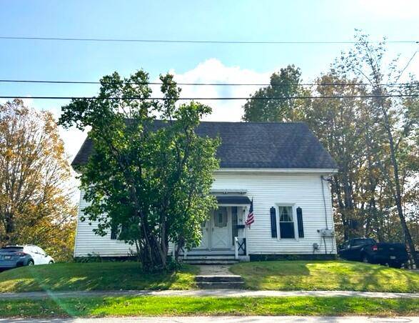 53 Lincoln ST, Dover-foxcroft, ME 04426