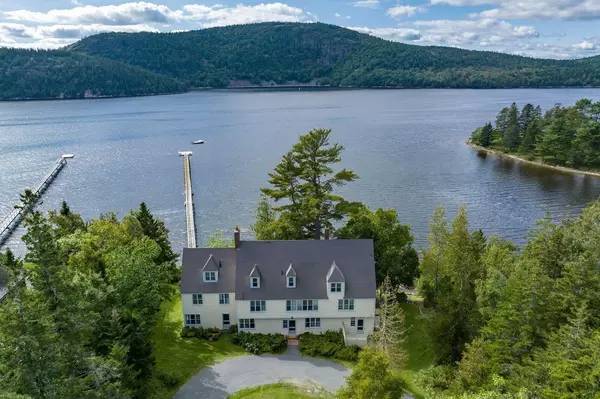 Mount Desert, ME 04662,62 Sargeant DR