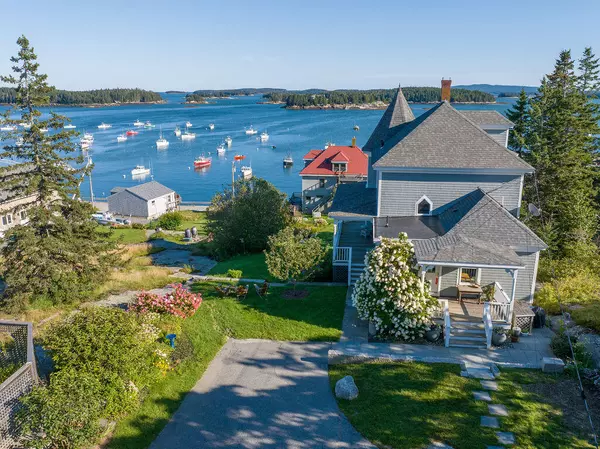 Stonington, ME 04681,17 Pleasant ST