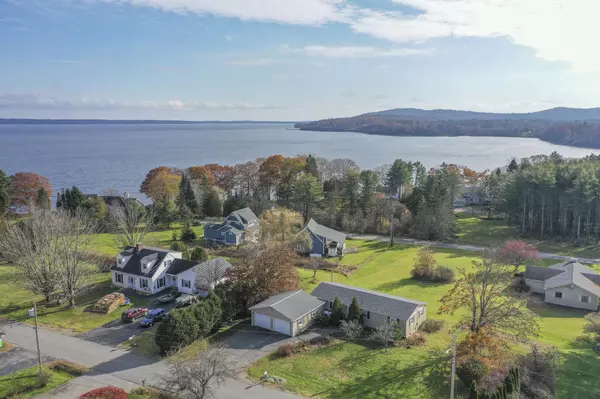 5 Seaside DR, Belfast, ME 04915