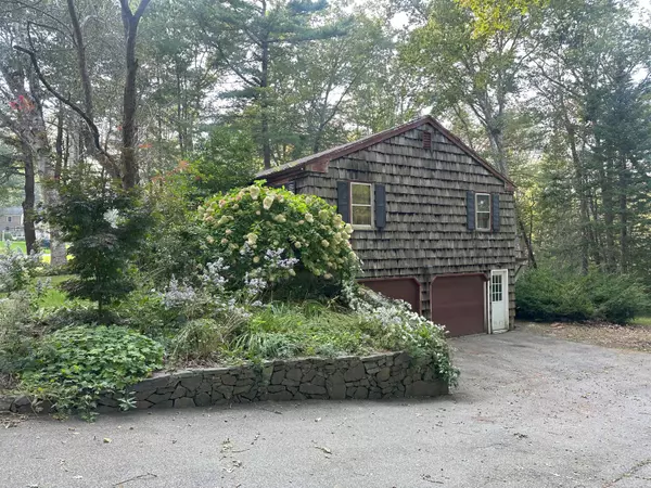 Cape Elizabeth, ME 04107,7 Maple LN