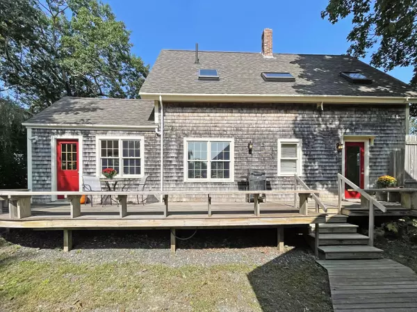 Thomaston, ME 04861,16 Brooklyn Heights RD