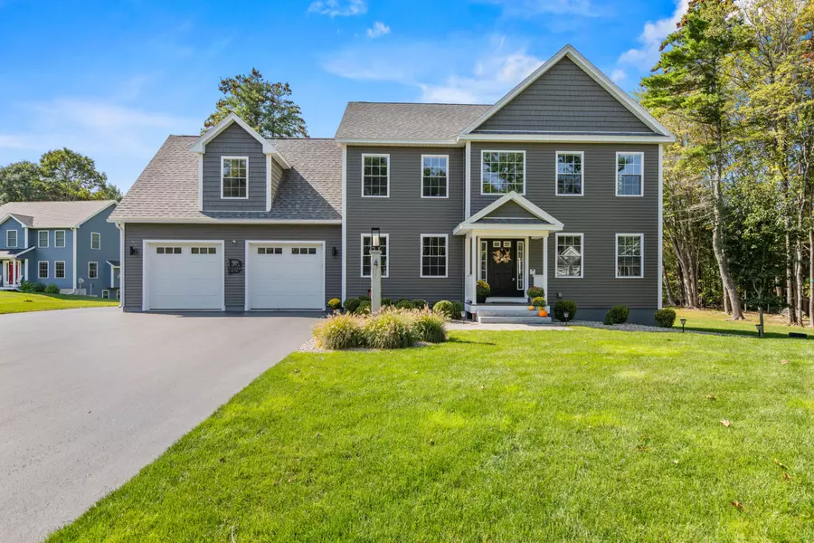4 Apple Tree LN, Saco, ME 04072
