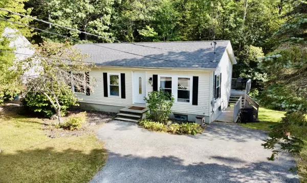 59 Mark ST, Lewiston, ME 04240