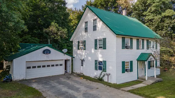 57 Water ST, Oakland, ME 04963