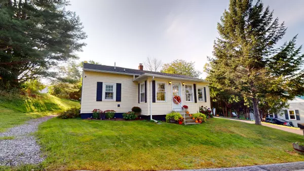 15 Carrier CT, Auburn, ME 04210