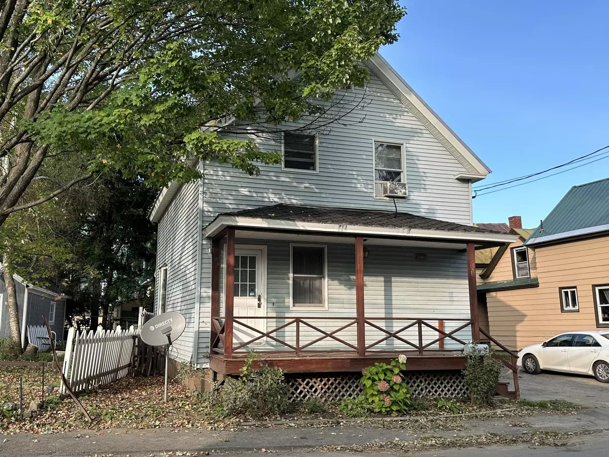 Waterville, ME 04901,15 Gray ST