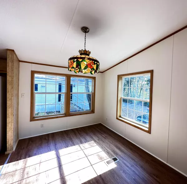 South Berwick, ME 03908,11 Vine Street #K