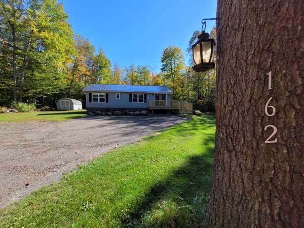 162 Phillips RD, Glenburn, ME 04401