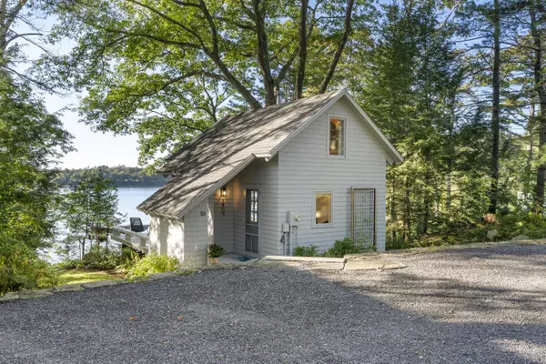 Freeport, ME 04032,53 Shore DR