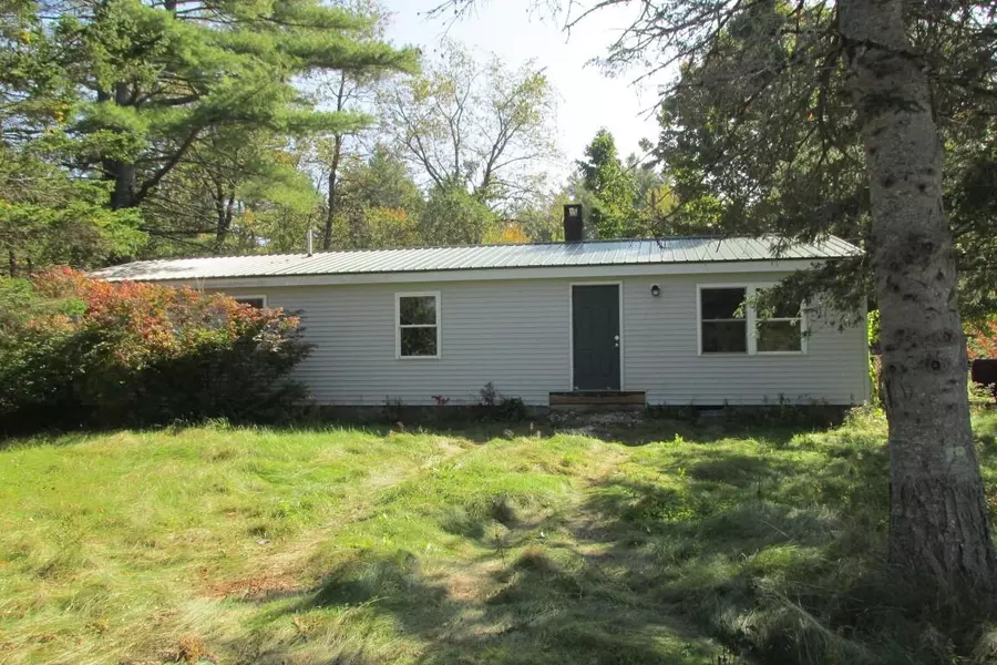 94 Roundabout RD, Buckfield, ME 04220