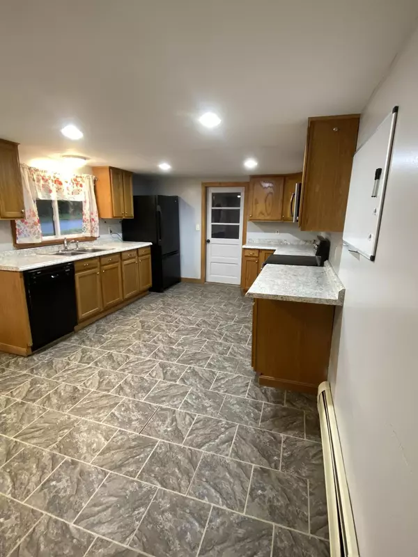 Oakland, ME 04963,133 Summer ST