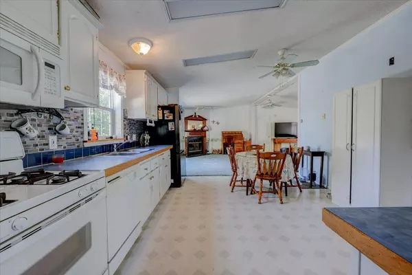 Limerick, ME 04048,25 Andrew TER