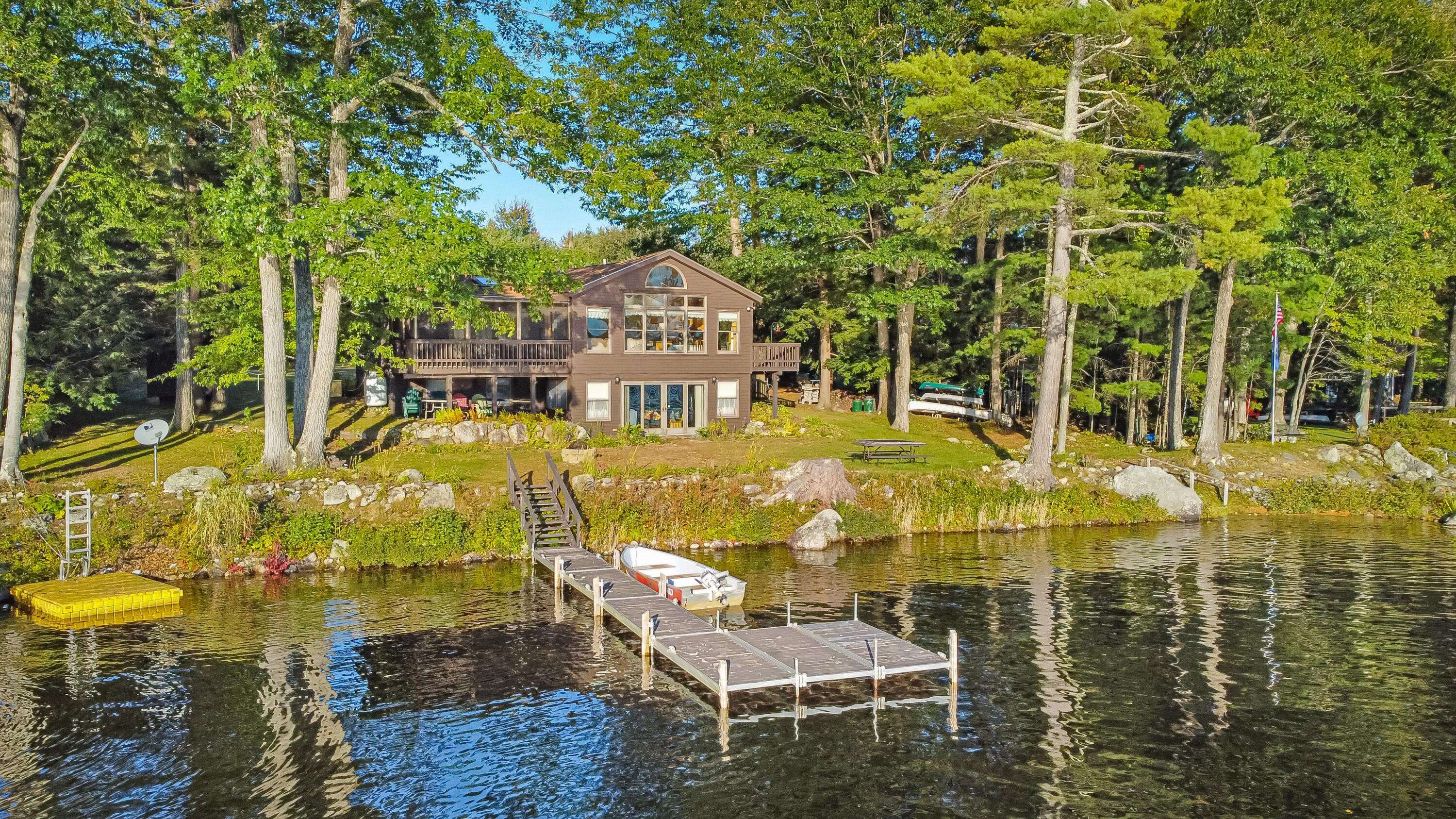 44 Garden DR, Hartford, ME 04220