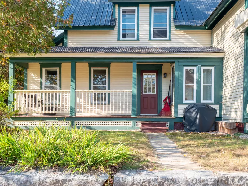 31 Park ST #B, Bethel, ME 04217