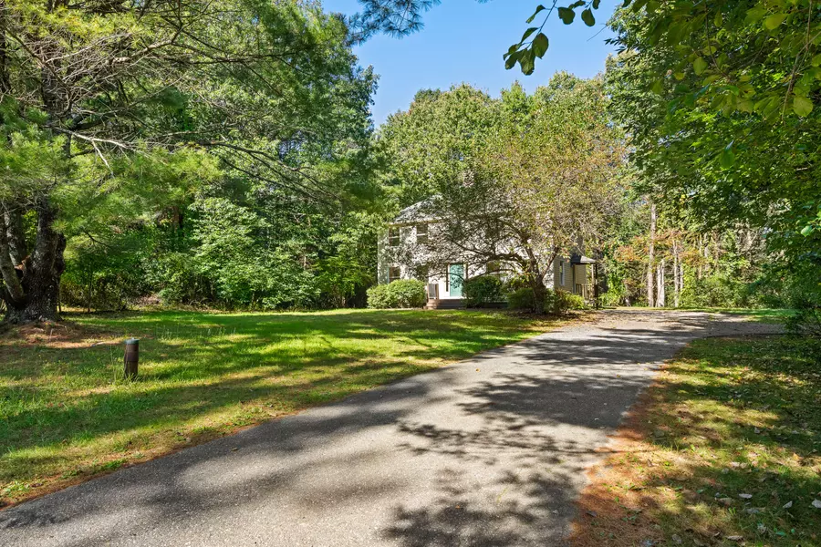 9 Norton Farm RD, Freeport, ME 04032