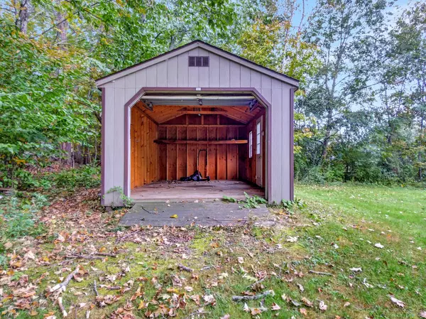 Sidney, ME 04330,3233 Middle RD