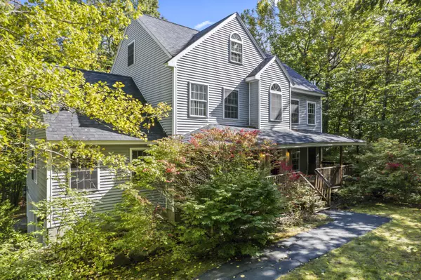 10 Washington CT, Naples, ME 04055