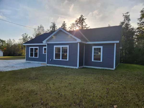 Paris, ME 04281,6 Cedar DR