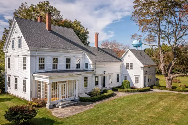 Thomaston, ME 04861,399 Main ST