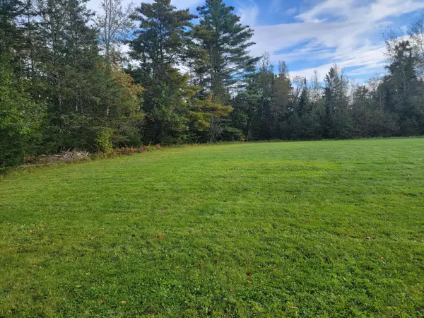 434 Sawyer RD, Hampden, ME 04444